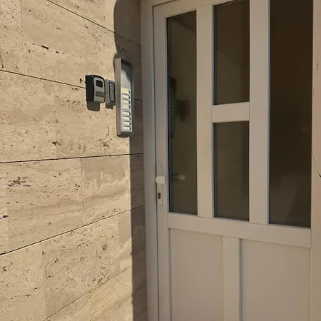 Mikaela Apartment *