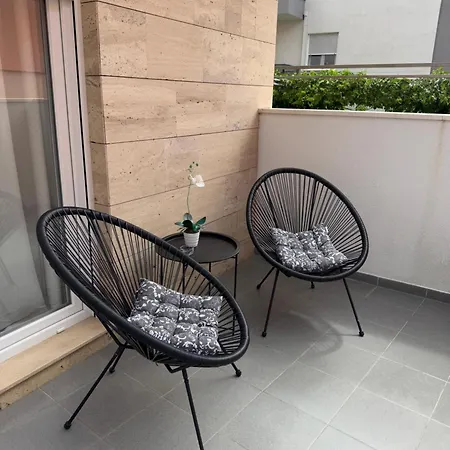 Mikaela Apartment Podstrana